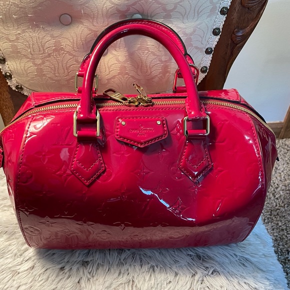LOUIS VUITTON Montana Handbag Monogram Verni Leather Rose Andian - Valentines 💘 - Picture 1 of 16